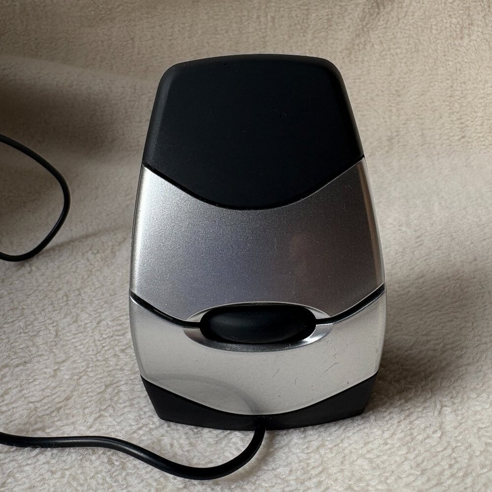 Ergonomic Vertical Mouse for Left and Right Hand, Kinesis DXT Wired - Picture 2 of 8